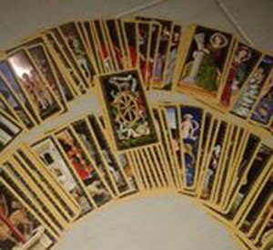 sejarah tarot yang berliku