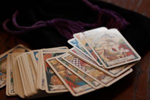 menjadi tarot reader